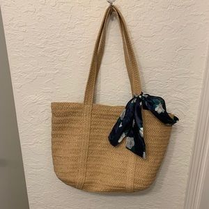 Straw tote